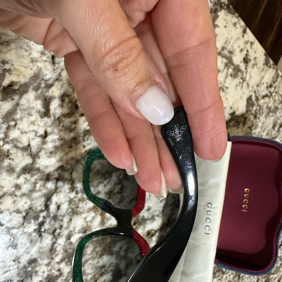 ‼️SOLD ‼️- Gucci Red and Green Designer Sunglasses - Picture 10 of 12